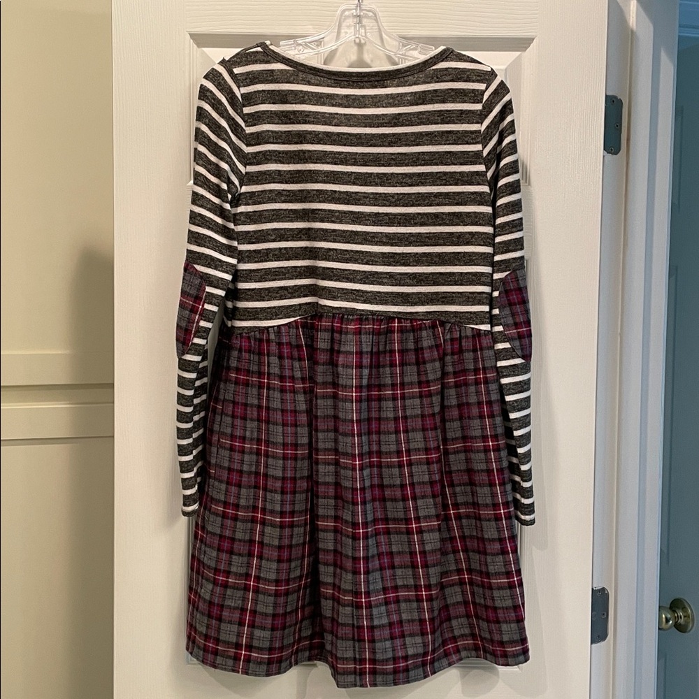 Dress - Picture 2 of 4